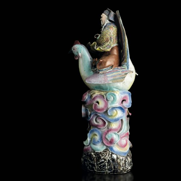 Grande figura in porcellana policroma raffigurante saggio a cavallo di un gallo, Dinastia Qing, fine XIX secolo  - Asta Fine Asian Works of Art - Associazione Nazionale - Case d'Asta italiane