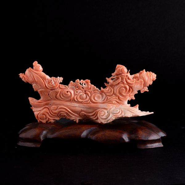 Figura in corallo raffigurante barca con immortali, Cina, XIX secolo  - Asta Fine Asian Works of Art - Associazione Nazionale - Case d'Asta italiane