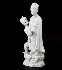 Figura di due divinit tra le nuvole in porcellana Blanc de Chine, Cina, Dinastia Qing, XX secolo  - Asta Fine Asian Works of Art - Associazione Nazionale - Case d'Asta italiane