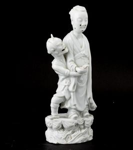 Figura di due divinit tra le nuvole in porcellana Blanc de Chine, Cina, Dinastia Qing, XX secolo  - Asta Fine Asian Works of Art - Associazione Nazionale - Case d'Asta italiane