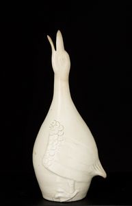 Fiasca in porcellana bianca raffigurante oca, Cina, Dinastia Qing, inizio XIX secolo  - Asta Fine Asian Works of Art - Associazione Nazionale - Case d'Asta italiane