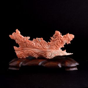 Figura in corallo raffigurante barca con immortali, Cina, XIX secolo  - Asta Fine Asian Works of Art - Associazione Nazionale - Case d'Asta italiane