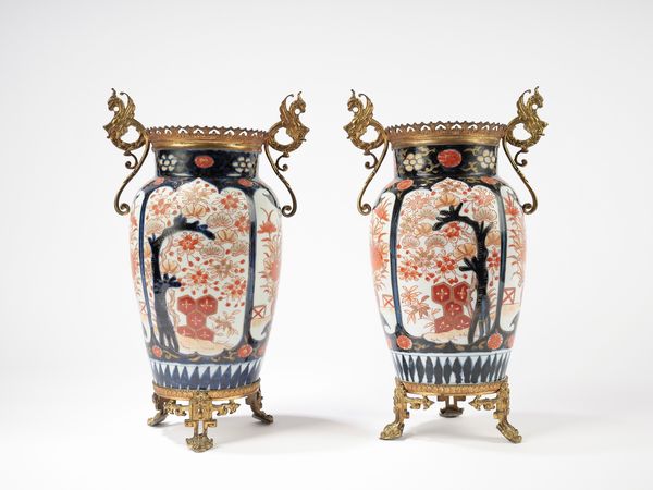 Coppia di vasi in porcellana Imari  - Asta Incanti d'Arte - Associazione Nazionale - Case d'Asta italiane