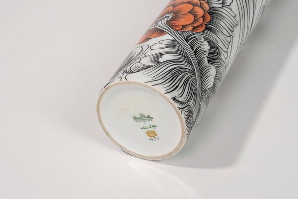 Vaso cilindrico in porcellana policroma, manifattura Rosenthal, secolo XX  - Asta Incanti d'Arte - Associazione Nazionale - Case d'Asta italiane
