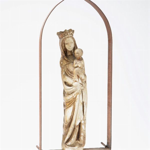 Scultura in legno raffigurante Madonna con bambino. Secolo XVIII  - Asta Incanti d'Arte - Associazione Nazionale - Case d'Asta italiane