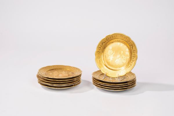 Gruppo di dodici piattini a fondo dorato. Manifattura Bavaria, Germania, Waldershof  - Asta Incanti d'Arte - Associazione Nazionale - Case d'Asta italiane