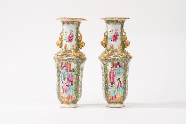 Coppia di vasi in porcellana, Famiglia Rosa, Cina, secolo XIX  - Asta Incanti d'Arte - Associazione Nazionale - Case d'Asta italiane