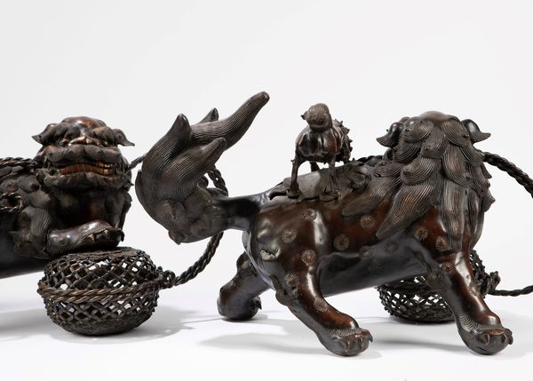 Due grandi incensieri in bronzo con coperchio  - Asta Incanti d'Arte - Associazione Nazionale - Case d'Asta italiane