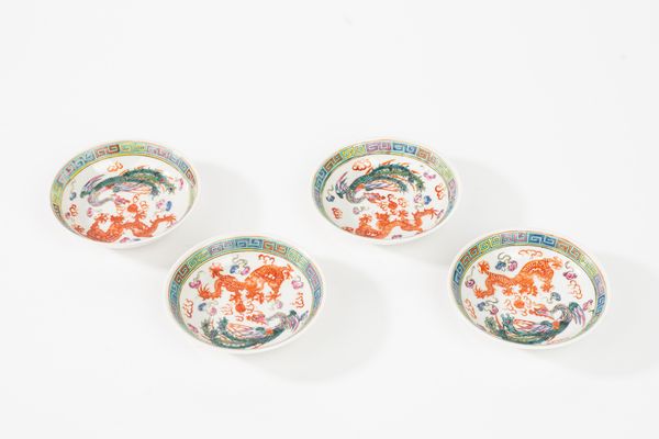 Quattro piattini in porcellana famiglia rosa  - Asta Incanti d'Arte - Associazione Nazionale - Case d'Asta italiane