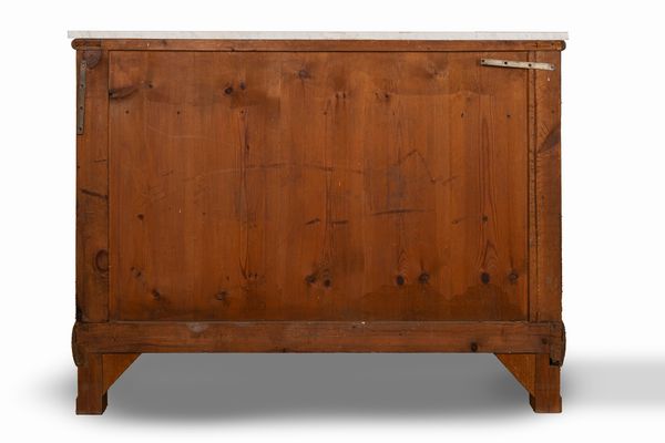 Cassettone Impero lastronato in piuma di mogano  - Asta Incanti d'Arte - Associazione Nazionale - Case d'Asta italiane