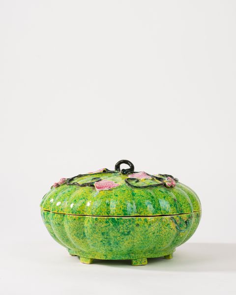 Ciotola in ceramica policroma a forma di zucca con coperchio, Cina secolo XX  - Asta Incanti d'Arte - Associazione Nazionale - Case d'Asta italiane