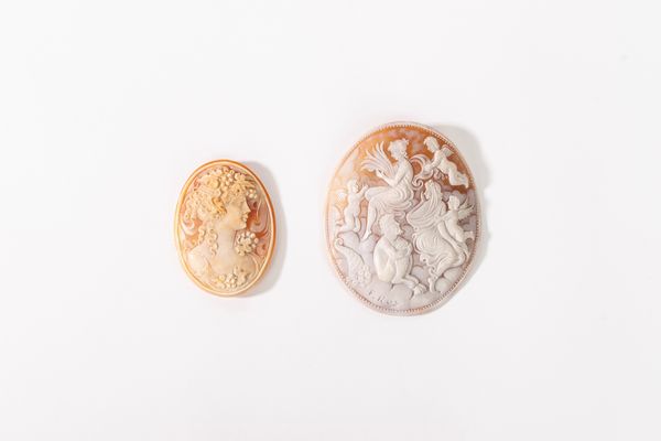 Lotto composto da due cammei, secolo XX  - Asta Incanti d'Arte - Associazione Nazionale - Case d'Asta italiane
