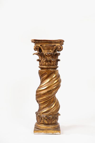 Colonna tortile in legno intagliato e dorato con capitello, secolo XIX  - Asta Incanti d'Arte - Associazione Nazionale - Case d'Asta italiane