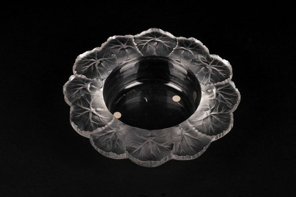 LALIQUE : Centrotavola Honfleur in cristallo  - Asta Incanti d'Arte - Associazione Nazionale - Case d'Asta italiane