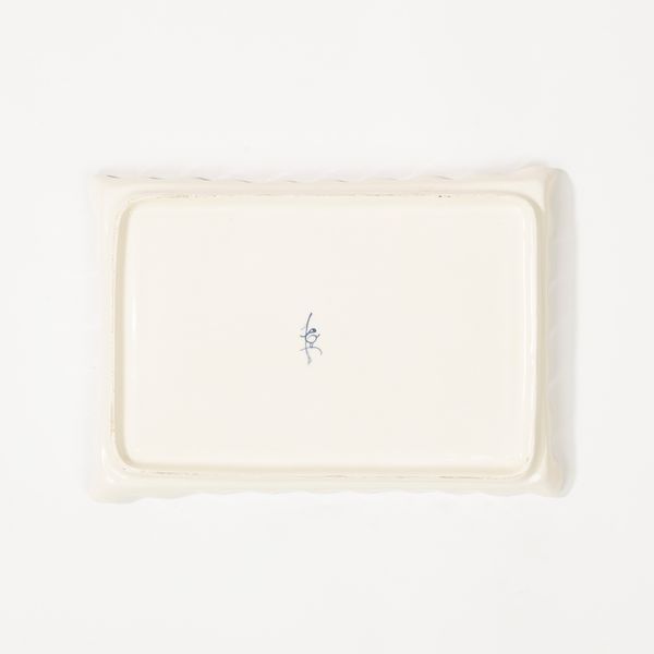 Manifattura L'Aia (Den Haag), Olanda. Vassoietto in porcellana bianca con decoro monocromo blu  - Asta Incanti d'Arte - Associazione Nazionale - Case d'Asta italiane