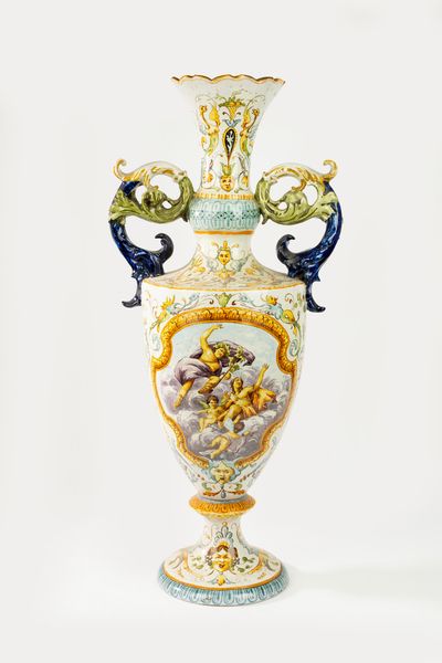 Vaso biansato in maiolica policroma, manifattura Mollica, Napoli, fine secolo XIX/inizio secolo XX  - Asta Incanti d'Arte - Associazione Nazionale - Case d'Asta italiane