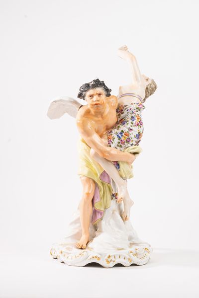 Gruppo scultoreo in porcellana policroma raffigurante Zefiro e Clori, fine secolo XIX - inizi secolo XX  - Asta Incanti d'Arte - Associazione Nazionale - Case d'Asta italiane