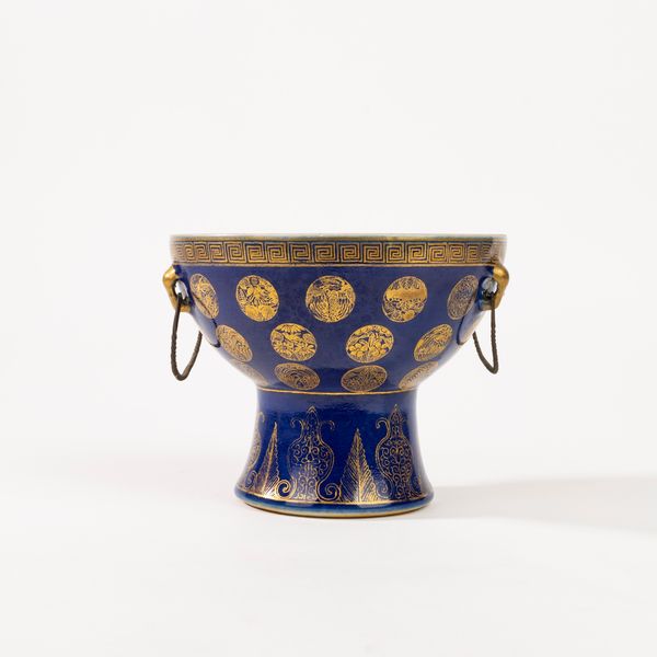 Coppa in porcellana blu con decorazioni in oro, Cina fine secolo XIX  - Asta Incanti d'Arte - Associazione Nazionale - Case d'Asta italiane