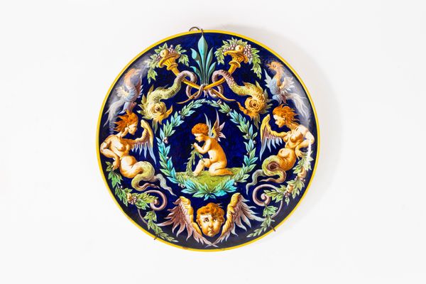 Piatto da parata in maiolica policroma.  Manifattura di Ginori, fine secolo XIX  - Asta Incanti d'Arte - Associazione Nazionale - Case d'Asta italiane