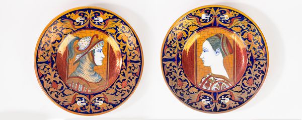 Coppia di piatti da parata in maiolica a lustro. Alberto Rubboli, Gualdo Tadino, fine secolo XIX/XX  - Asta Incanti d'Arte - Associazione Nazionale - Case d'Asta italiane