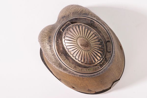 Calamaio in zoccolo di cavallo e metallo argentato. Inghilterra, secolo XIX  - Asta Incanti d'Arte - Associazione Nazionale - Case d'Asta italiane