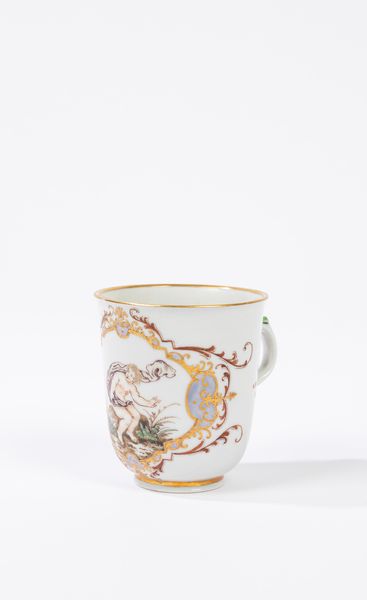 Tazza in porcellana policroma  - Asta Incanti d'Arte - Associazione Nazionale - Case d'Asta italiane