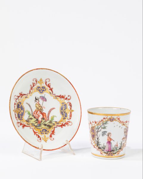 Tazza con piattino in porcellana policroma, manifattura Ginori a Doccia, circa 1760  - Asta Incanti d'Arte - Associazione Nazionale - Case d'Asta italiane