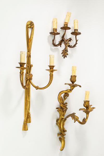 Lotto composto da tre diverse appliques  - Asta Incanti d'Arte - Associazione Nazionale - Case d'Asta italiane