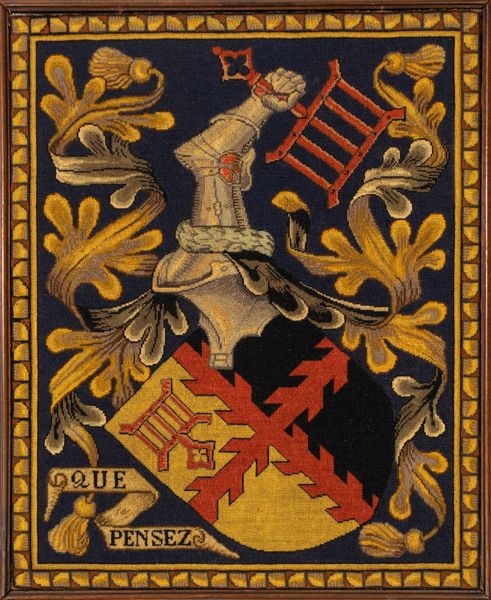 Stemma ricamato con motto Que pensez entro cartiglio  - Asta Incanti d'Arte - Associazione Nazionale - Case d'Asta italiane