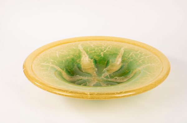 Grande centrotavola in vetro giallo e verde  - Asta Incanti d'Arte - Associazione Nazionale - Case d'Asta italiane