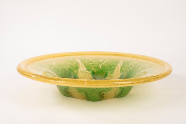 Grande centrotavola in vetro giallo e verde  - Asta Incanti d'Arte - Associazione Nazionale - Case d'Asta italiane