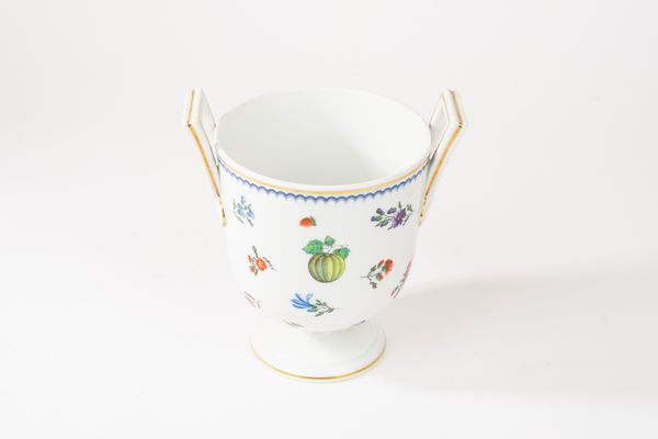 Rinfrescatoio in porcellana policroma, manifattura Richard Ginori, secolo XX  - Asta Incanti d'Arte - Associazione Nazionale - Case d'Asta italiane