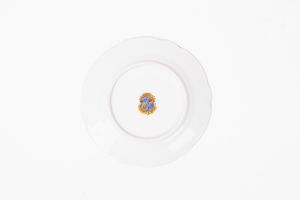 Gruppo di dodici piattini a fondo dorato. Manifattura Bavaria, Germania, Waldershof  - Asta Incanti d'Arte - Associazione Nazionale - Case d'Asta italiane