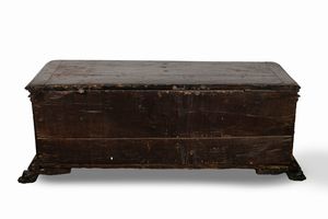Cassapanca in legno intagliato ed ebanizzato  - Asta Incanti d'Arte - Associazione Nazionale - Case d'Asta italiane