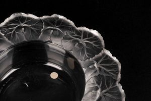 LALIQUE : Centrotavola Honfleur in cristallo  - Asta Incanti d'Arte - Associazione Nazionale - Case d'Asta italiane