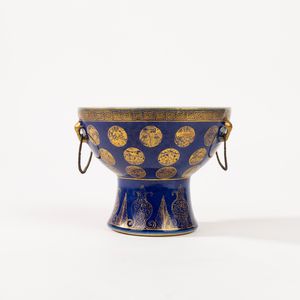 Coppa in porcellana blu con decorazioni in oro, Cina fine secolo XIX  - Asta Incanti d'Arte - Associazione Nazionale - Case d'Asta italiane