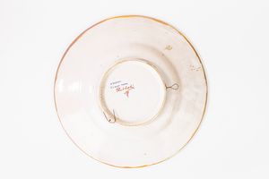 Coppia di piatti da parata in maiolica a lustro. Alberto Rubboli, Gualdo Tadino, fine secolo XIX/XX  - Asta Incanti d'Arte - Associazione Nazionale - Case d'Asta italiane