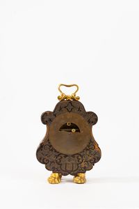 Sveglia da viaggio di forma mossa in legno e bronzo, secolo XIX  - Asta Incanti d'Arte - Associazione Nazionale - Case d'Asta italiane