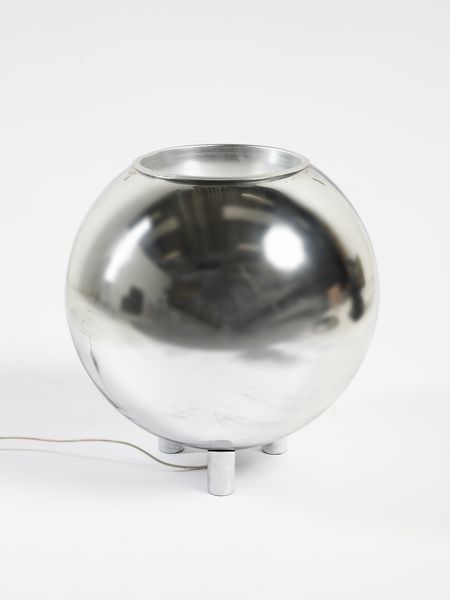 Roberto Menghi : Lampada da tavolo Globo di Luce per Fontana Arte.  - Asta Asta 503 | DESIGN E ARTI DECORATIVE DEL NOVECENTO Virtuale - Associazione Nazionale - Case d'Asta italiane