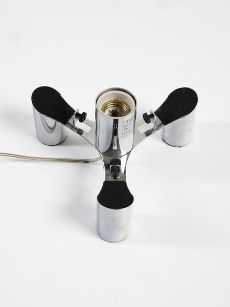 Roberto Menghi : Lampada da tavolo Globo di Luce per Fontana Arte.  - Asta Asta 503 | DESIGN E ARTI DECORATIVE DEL NOVECENTO Virtuale - Associazione Nazionale - Case d'Asta italiane