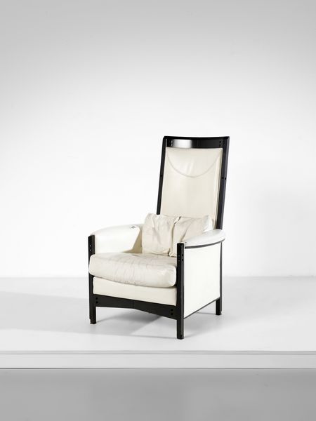 UMBERTO ASNAGO : Poltrona mod. Peggy per Giorgetti.  - Asta Asta 503 | DESIGN E ARTI DECORATIVE DEL NOVECENTO Virtuale - Associazione Nazionale - Case d'Asta italiane