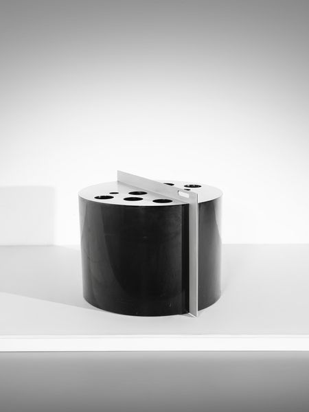 MANIFATTURA ITALIANA : Mobile bar contenitore di forma cilindrica.  - Asta Asta 503 | DESIGN E ARTI DECORATIVE DEL NOVECENTO Virtuale - Associazione Nazionale - Case d'Asta italiane