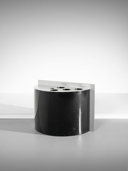 MANIFATTURA ITALIANA : Mobile bar contenitore di forma cilindrica.  - Asta Asta 503 | DESIGN E ARTI DECORATIVE DEL NOVECENTO Virtuale - Associazione Nazionale - Case d'Asta italiane