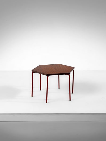 MANIFATTURA ITALIANA : Tavolino da salotto con piano esagonale.  - Asta Asta 503 | DESIGN E ARTI DECORATIVE DEL NOVECENTO Virtuale - Associazione Nazionale - Case d'Asta italiane