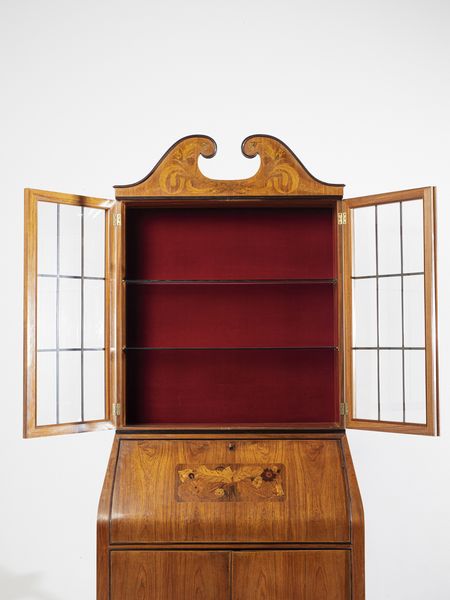 PAOLO BUFFA : Trumeau con base a due ante a battente, ribalta e alzata a vetrina terminante a cimasa, esecuzione Serafino Arrighi, Cant .  - Asta Asta 503 | DESIGN E ARTI DECORATIVE DEL NOVECENTO Virtuale - Associazione Nazionale - Case d'Asta italiane