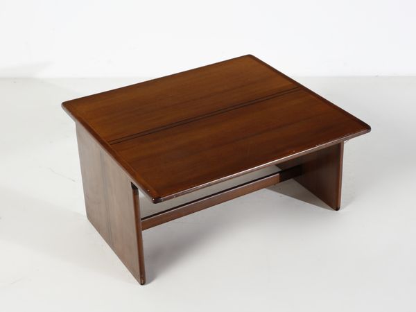 AFRA (1937-2011) & TOBIA (n. 1935) SCARPA : Tavolino da salotto mod. Artona per Maxalto.  - Asta Asta 503 | DESIGN E ARTI DECORATIVE DEL NOVECENTO Virtuale - Associazione Nazionale - Case d'Asta italiane