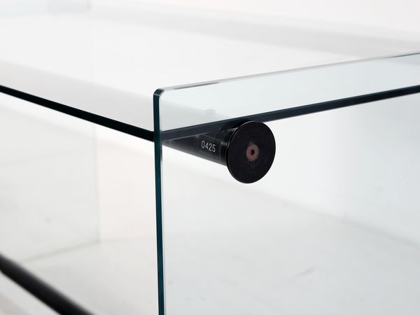 GALLOTTI E RADICE : Scrivania con cassettiera su ruote.  - Asta Asta 503 | DESIGN E ARTI DECORATIVE DEL NOVECENTO Virtuale - Associazione Nazionale - Case d'Asta italiane