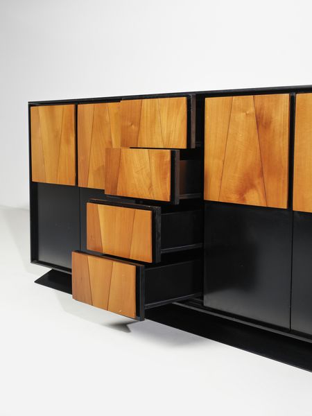 MANIFATTURA ITALIANA : Credenza ad ante e cassetti.  - Asta Asta 503 | DESIGN E ARTI DECORATIVE DEL NOVECENTO Virtuale - Associazione Nazionale - Case d'Asta italiane