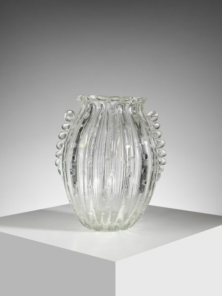 MANIFATTURA MURANESE : Vaso ovoidale costolato decorato da morise.  - Asta Asta 503 | DESIGN E ARTI DECORATIVE DEL NOVECENTO Virtuale - Associazione Nazionale - Case d'Asta italiane