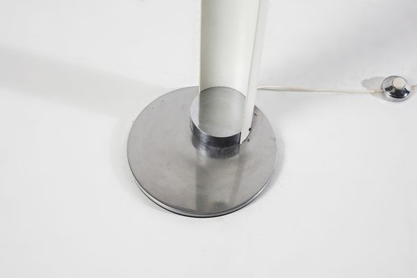 ENRICO TRONCONI : Lampada da terra mod. Totem.  - Asta Asta 503 | DESIGN E ARTI DECORATIVE DEL NOVECENTO Virtuale - Associazione Nazionale - Case d'Asta italiane
